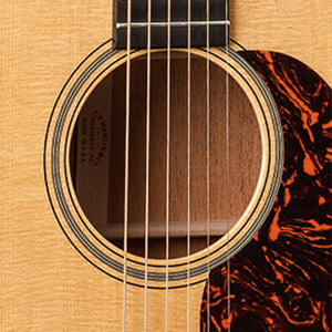 Martin 000-18 Standard Series Acoustic Guitar w/Case